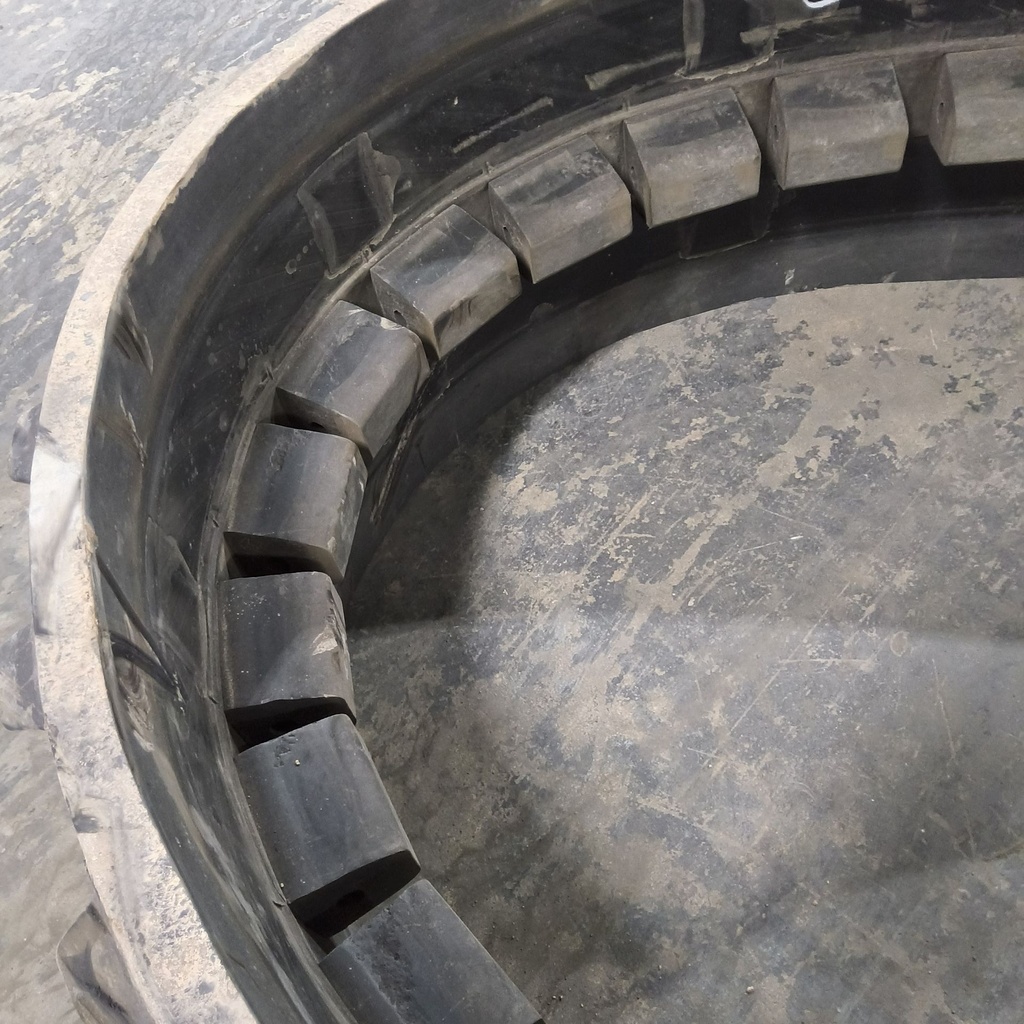 25" Camso Track 5500 CAT Challenger  MT743 70%