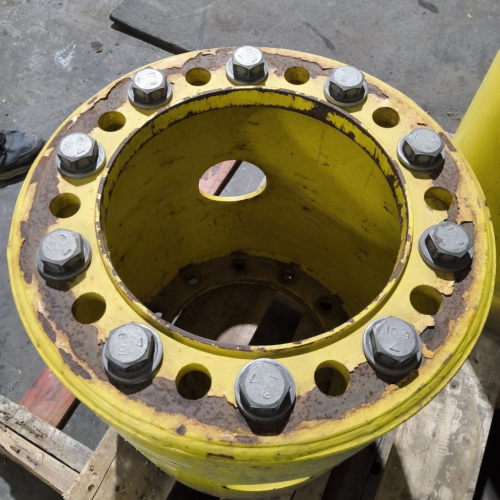 12 to 10-Hole 19.5"L Sprayer Extension, John Deere Yellow