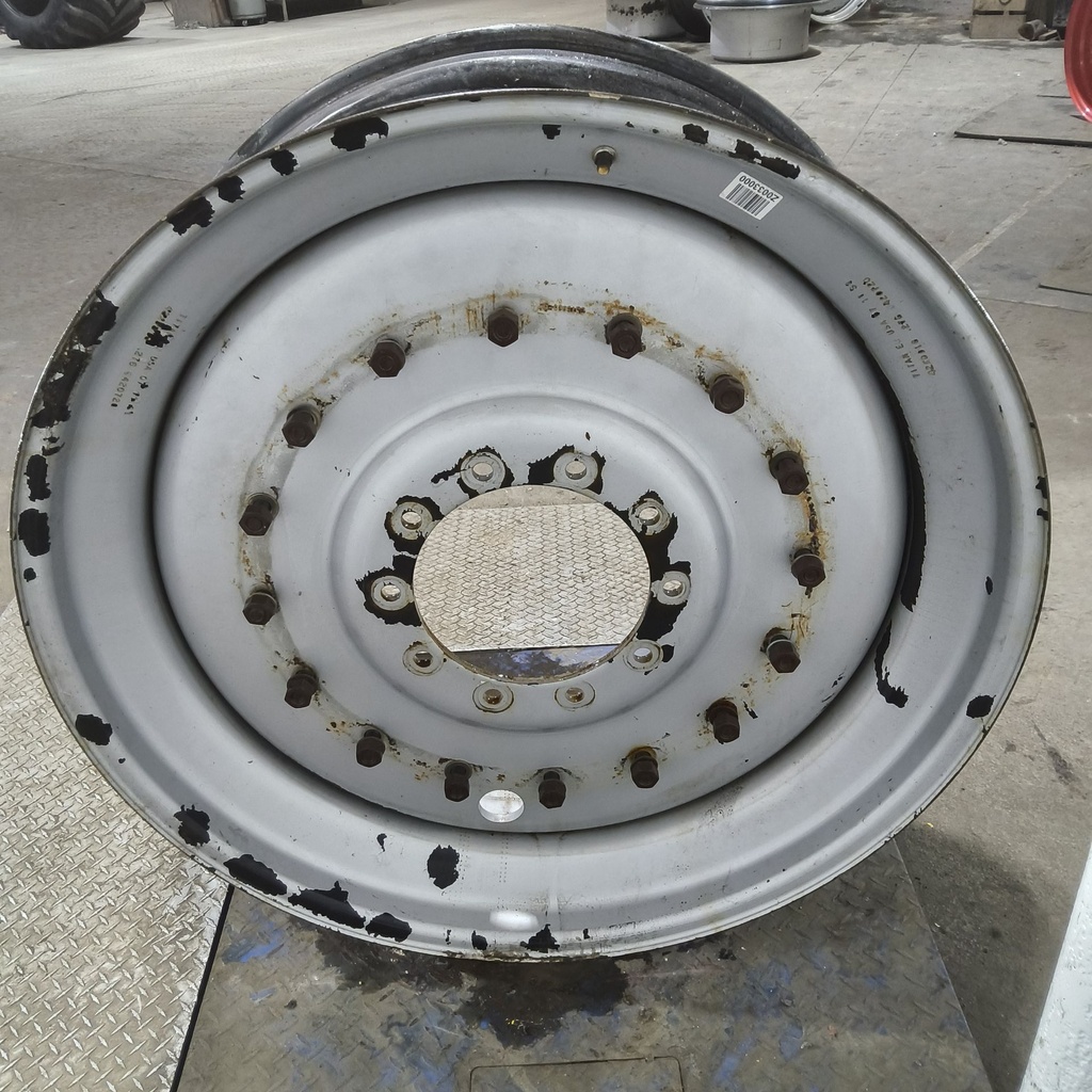 16"W x 42"D, Case IH Silver Mist 10-Hole Straddle Dual - Inside Main , 5.88" Offset