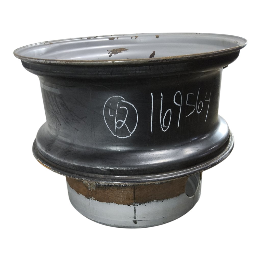 18"W x 42"D, Case IH Silver Mist 16-Hole Straddle Dual - Outside Dual