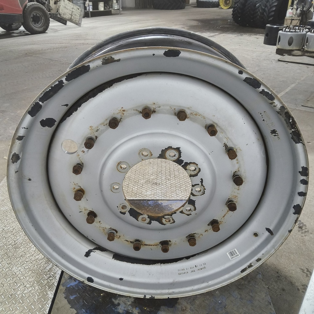 18"W x 42"D, Case IH Silver Mist 10-Hole Straddle Dual - Inside Main , 6.88" Offset