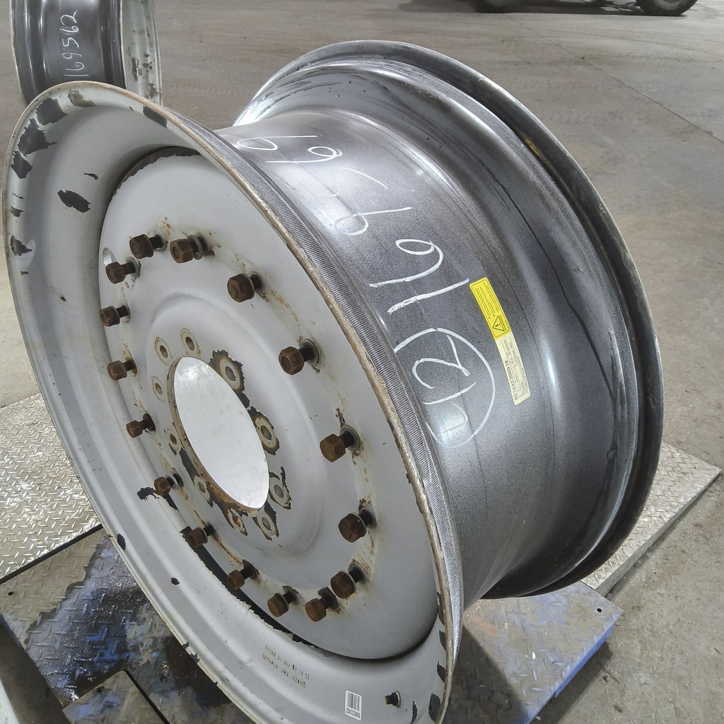 18"W x 42"D, Case IH Silver Mist 10-Hole Straddle Dual - Inside Main , 6.88" Offset