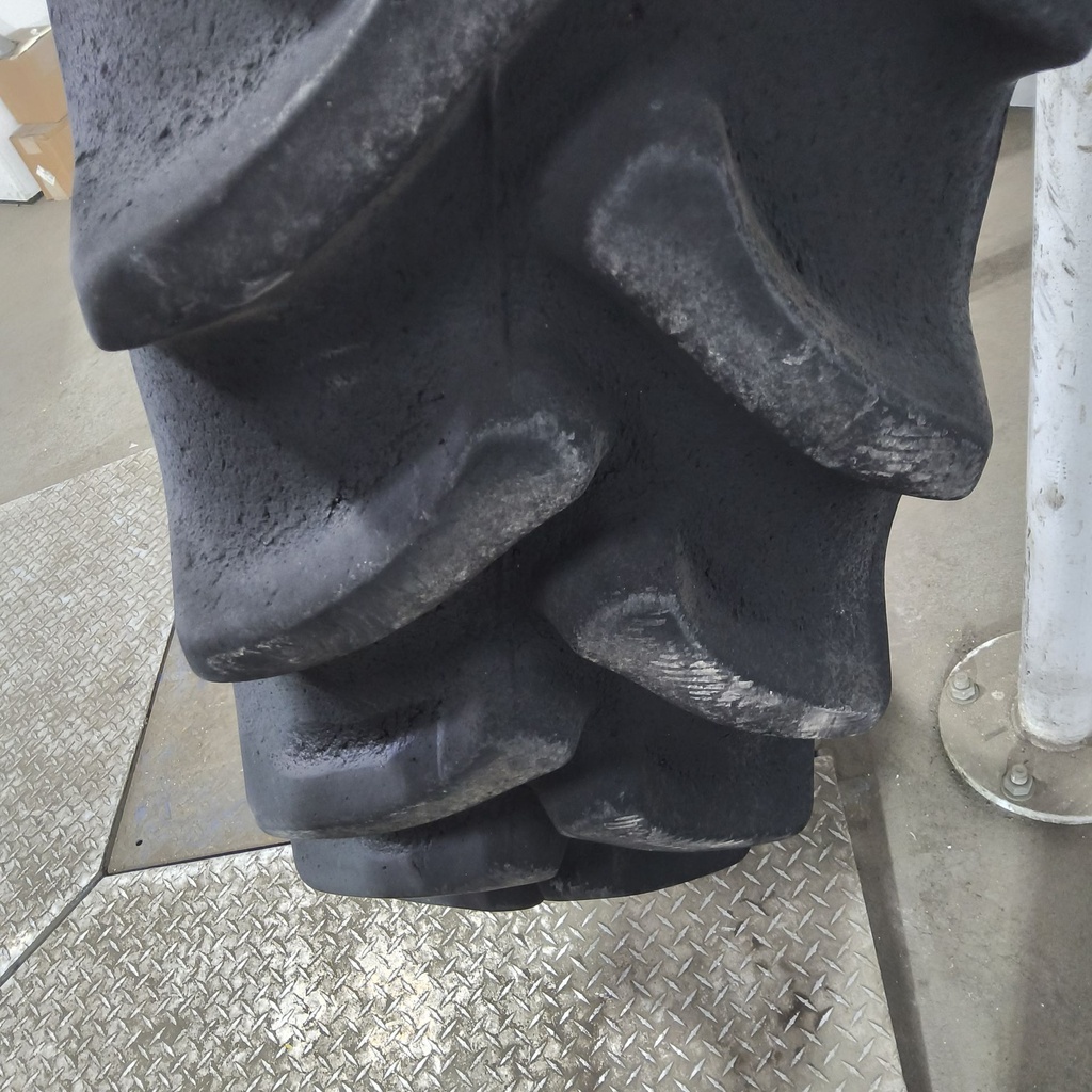 380/90R46 Firestone Radial 9000 R-1W 152B 70%