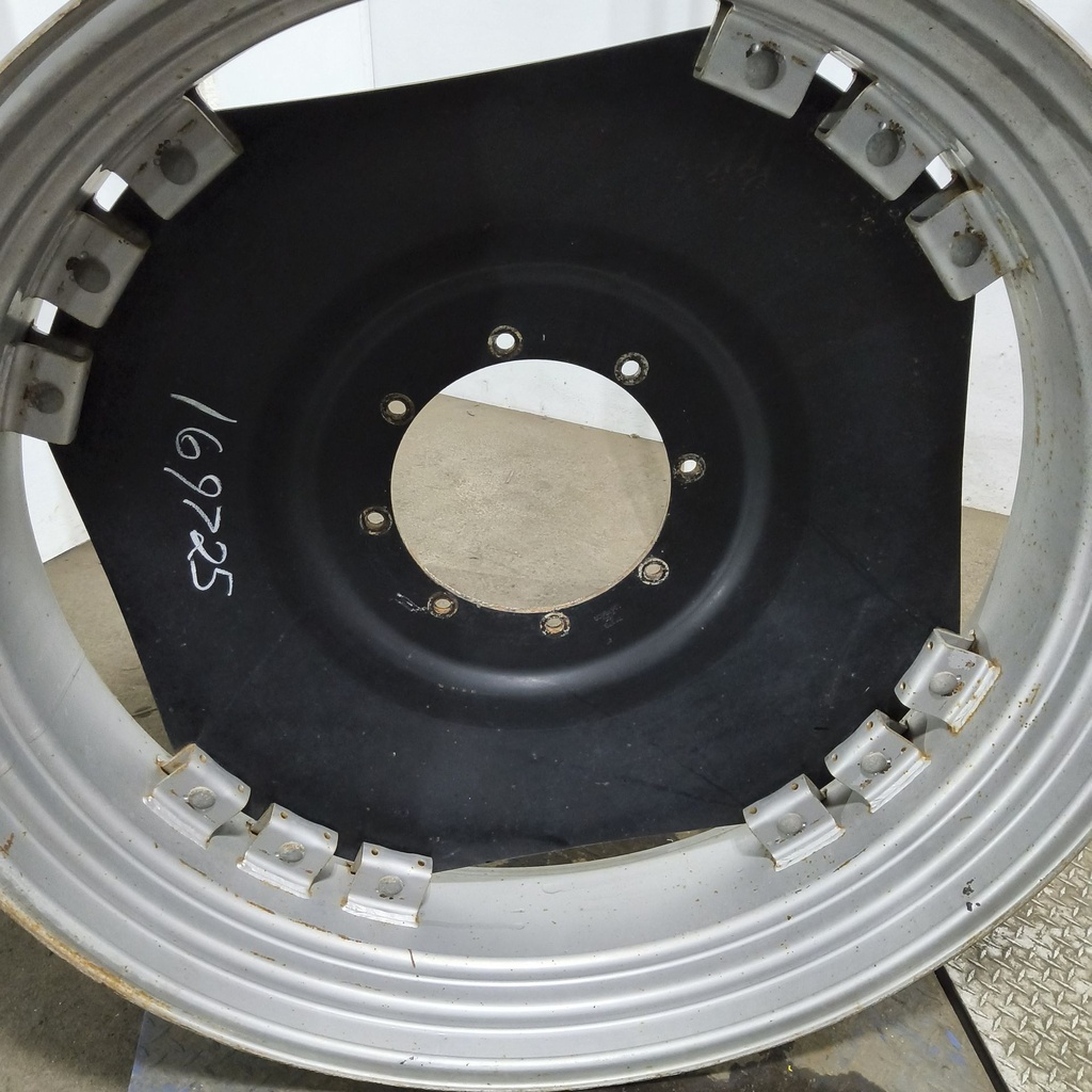 8-Hole Clamp/U-Clamp Style (groups of 3 bolts) Center for 46"-54" Rim, Black