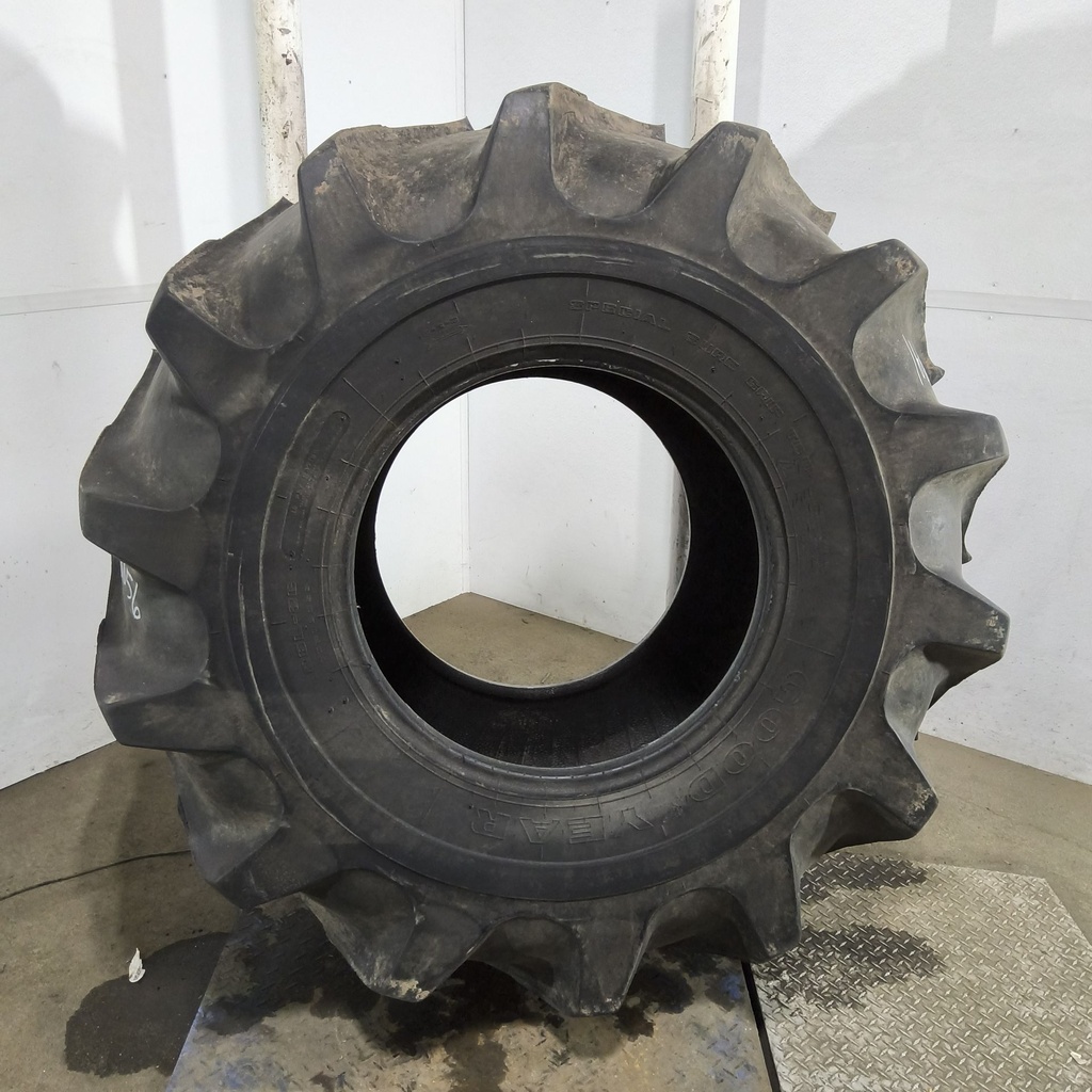 28L-26 Goodyear Farm Special Sure Grip TD8 R-2 H (16 Ply), 35%