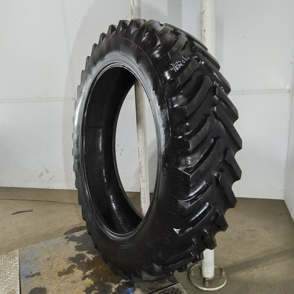 14.9R46 Titan Farm Hi Traction Lug Radial R-1 142A8 60%