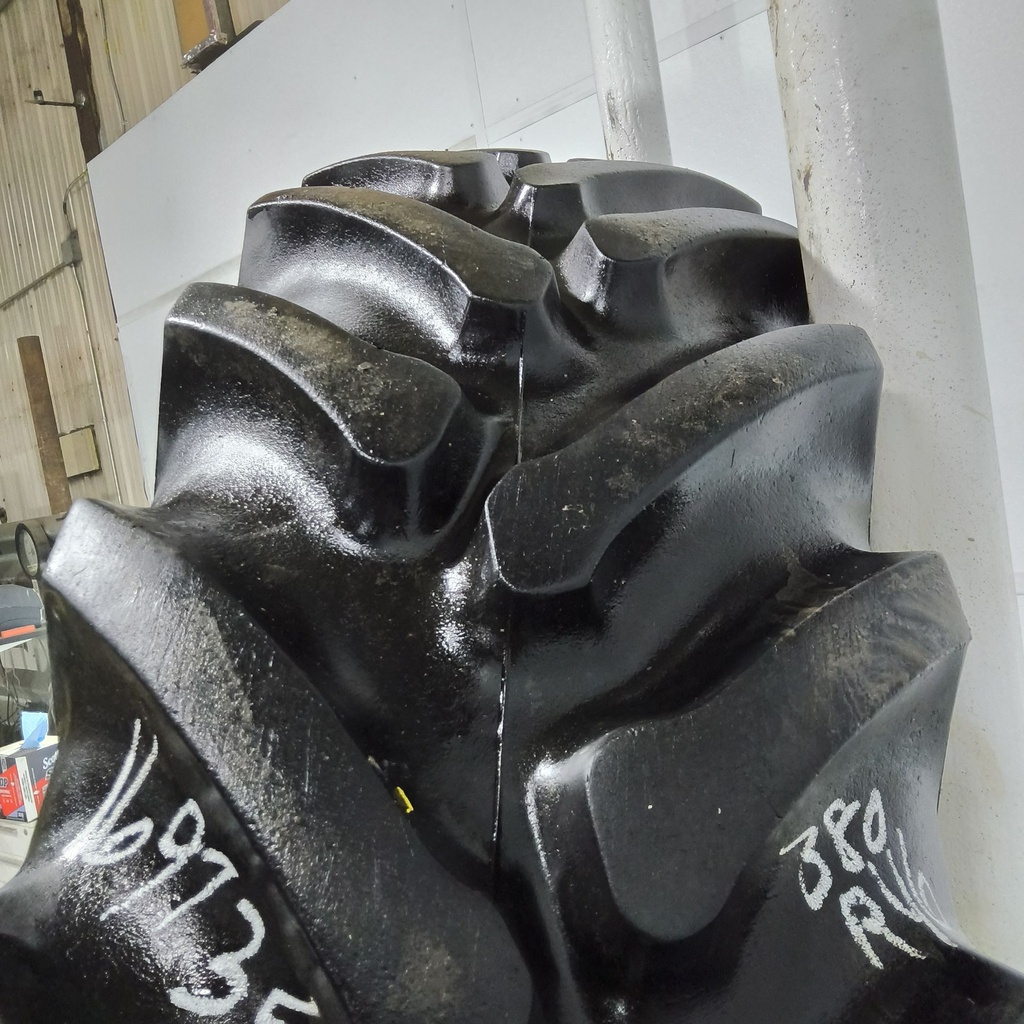 380/90R46 Titan Farm Hi Traction Lug Radial R-1 149B 70%