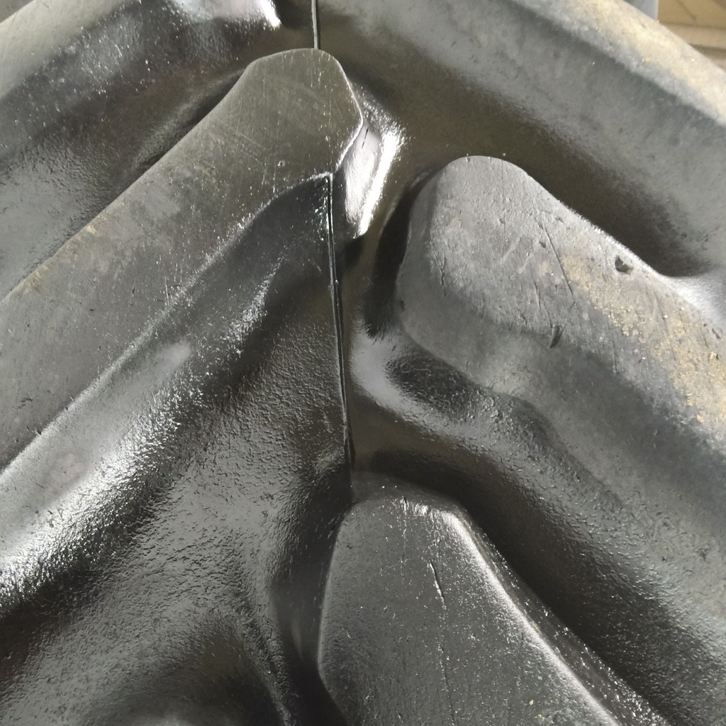 380/90R46 Titan Farm Hi Traction Lug Radial R-1 149B 70%