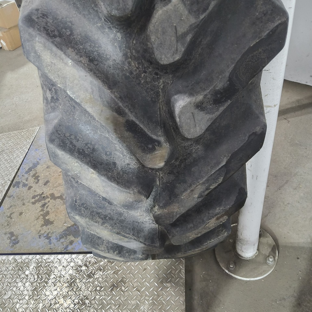 380/90R46 Titan Farm Hi Traction Lug Radial R-1 156B 70%