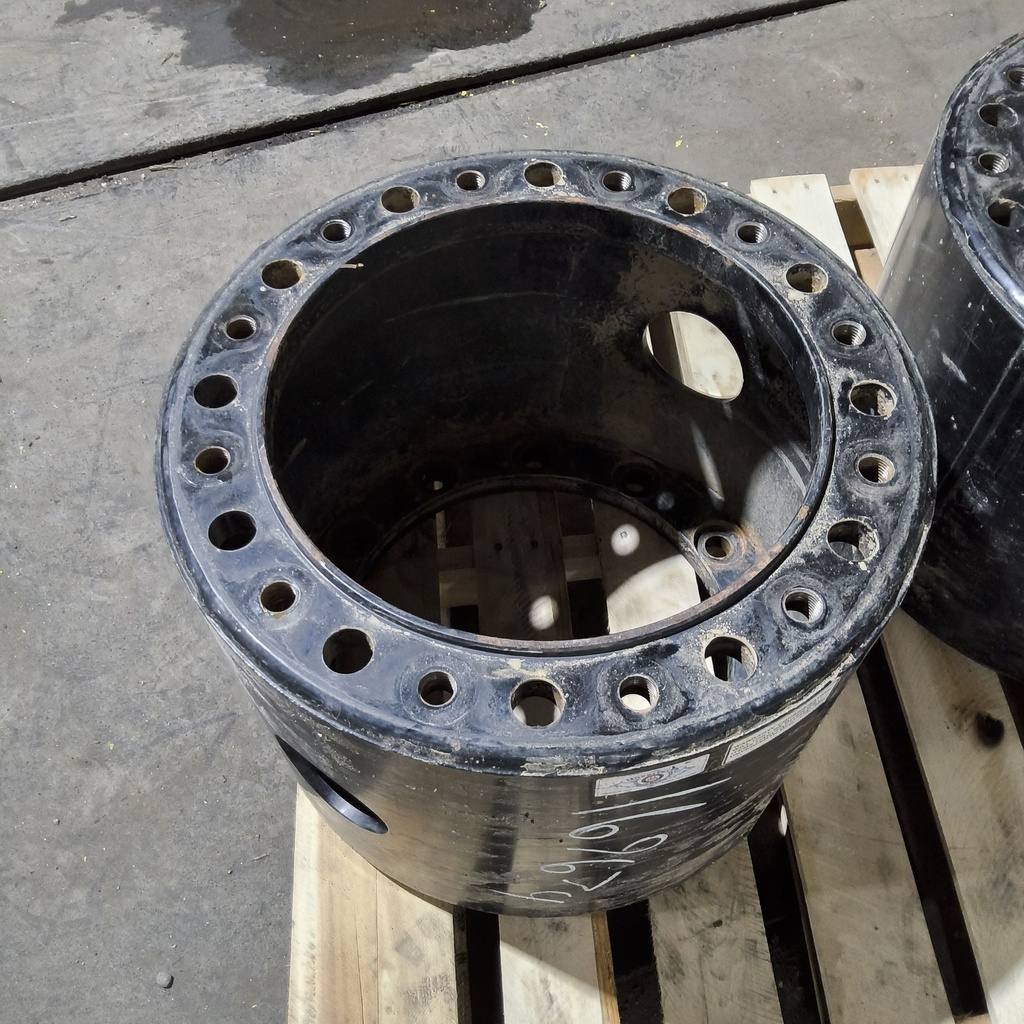 12 to 12-Hole 15.5"L FWD Spacer, Black