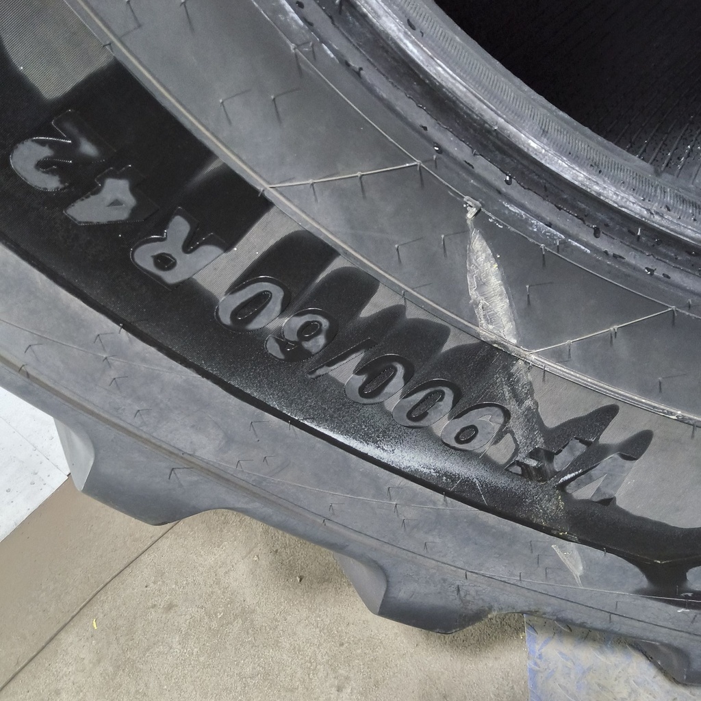 VF900/60R42 Michelin AxioBib 2 R-1W 189D/185E 80%