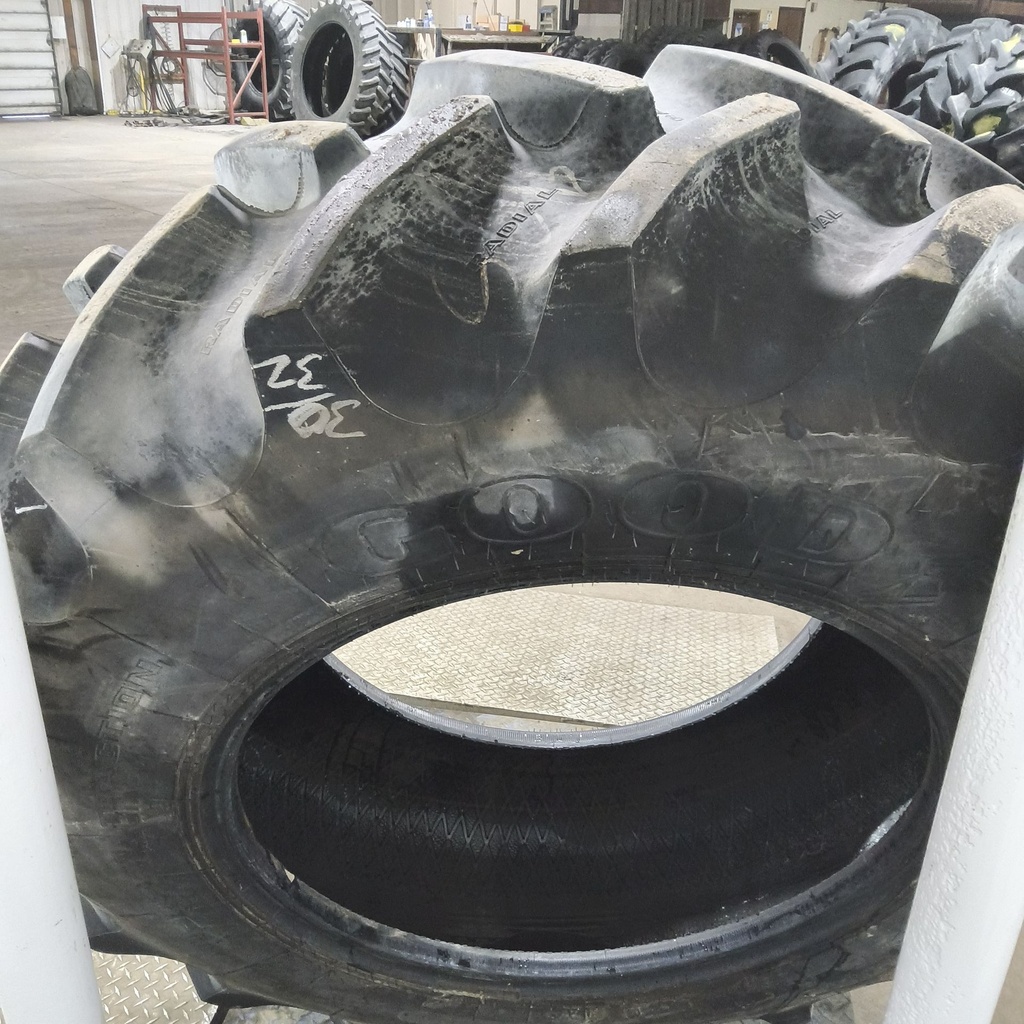 16.9R30 Goodyear Farm Super Traction Radial R-1W 144B 90%