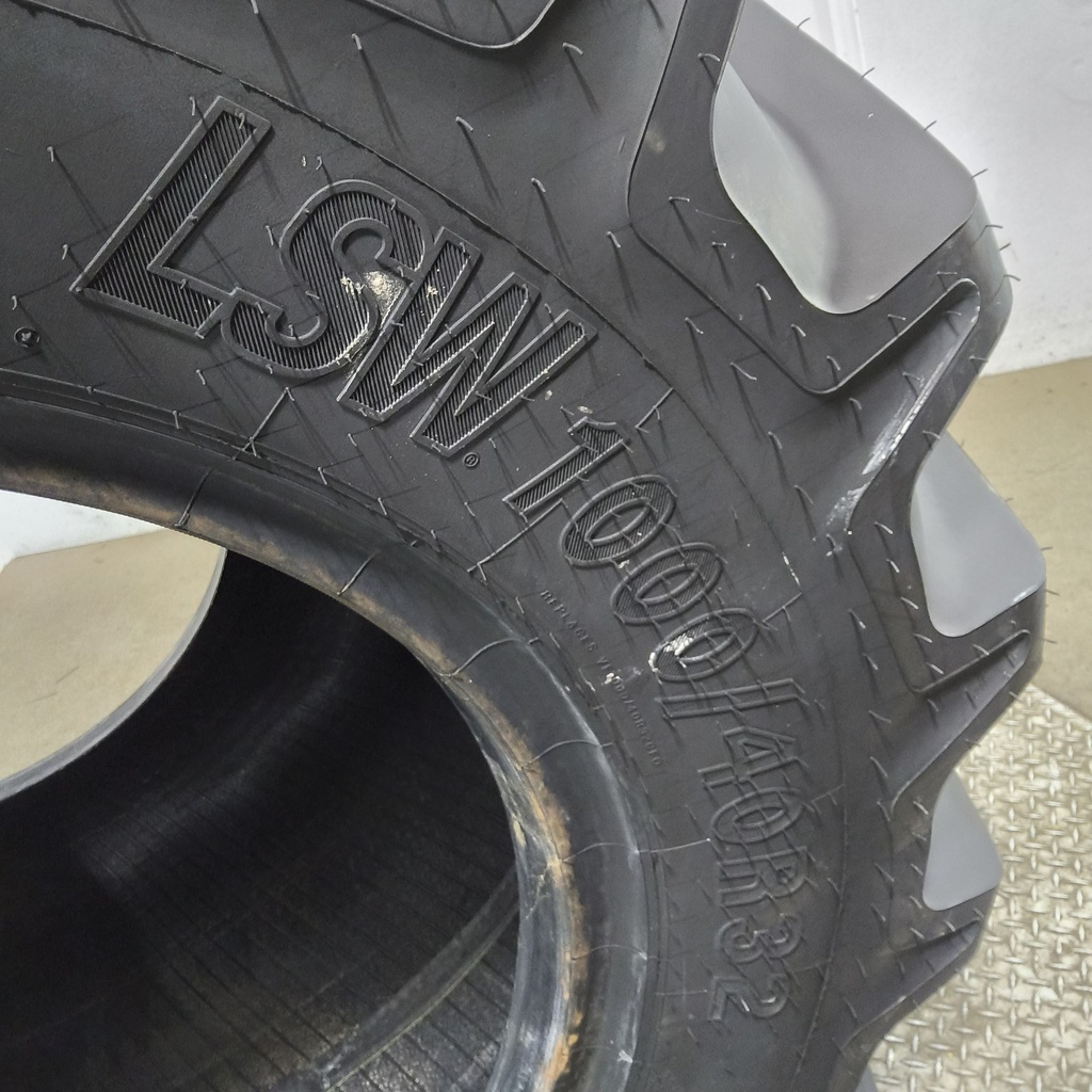 LSW1000/40R32 Goodyear Farm Optitrac R-1W 167D 99%