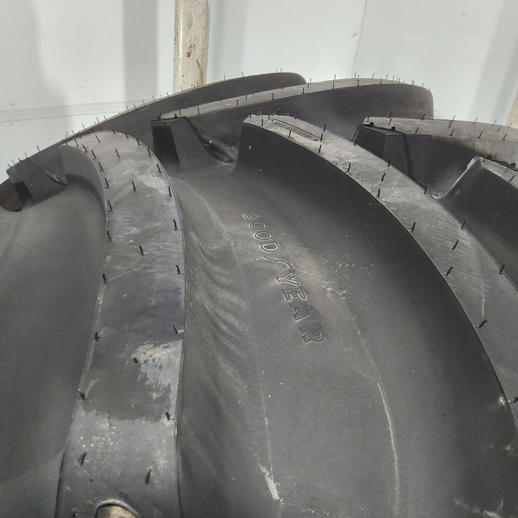 LSW1000/40R32 Goodyear Farm Optitrac R-1W 167D 99%