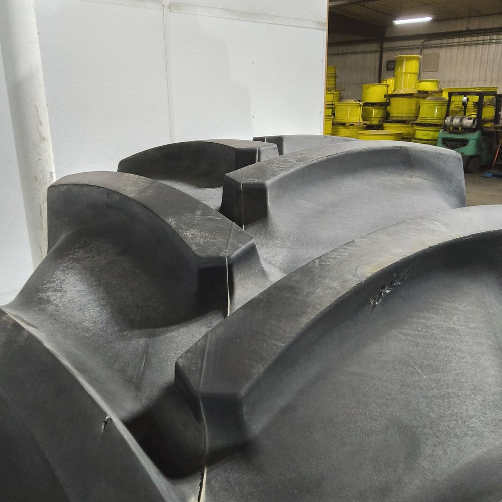 710/70R38 Continental AC65 Contract R-1W 166B 95%