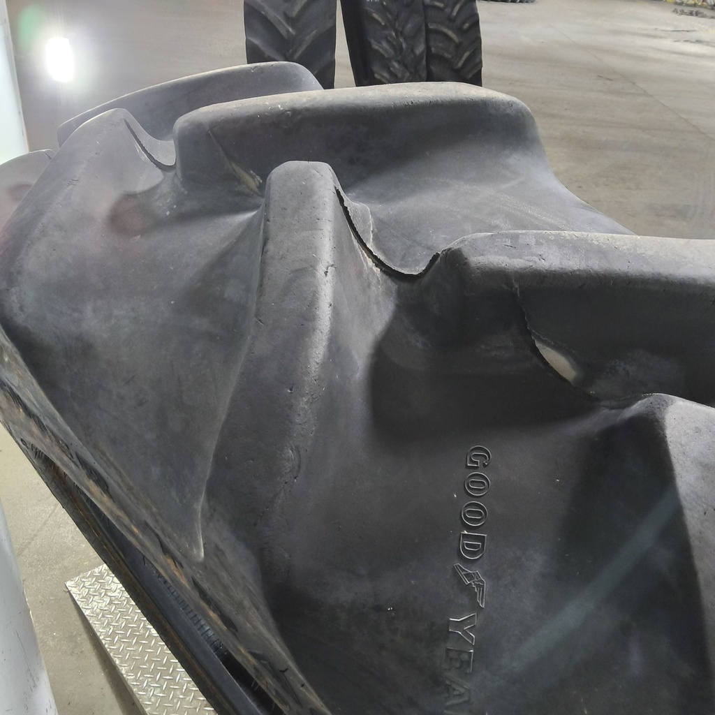 380/80R38 Goodyear Farm DT800 Super Traction R-1W 142A8 75%