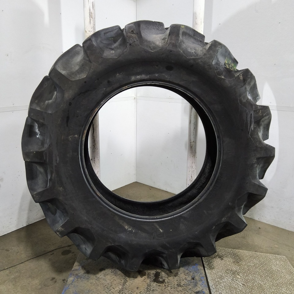 20.8-38 Firestone Champion Spade Grip R-2 D (8 Ply), 65%