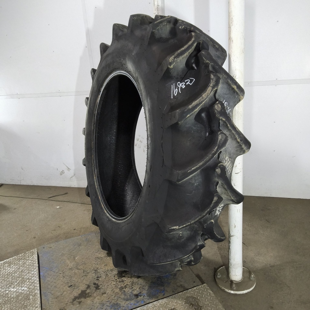 18.4-38 Firestone Champion Spade Grip R-2 D (8 Ply), 70%