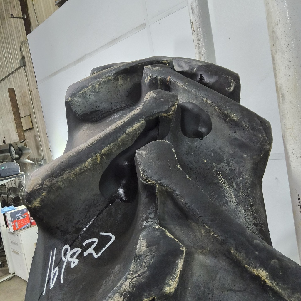 18.4-38 Firestone Champion Spade Grip R-2 D (8 Ply), 70%