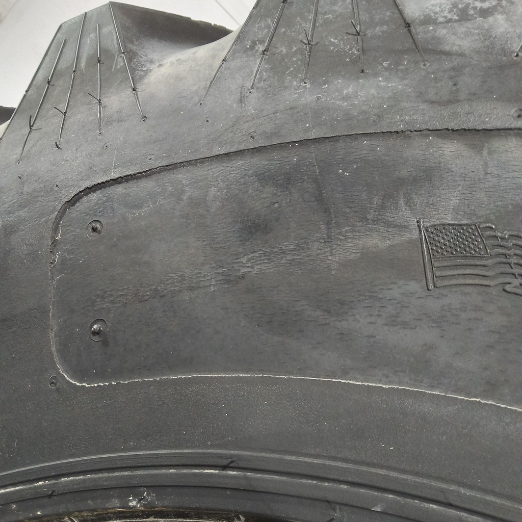16.9R28 Titan Farm Hi Traction Lug Radial R-1 136A8 85%
