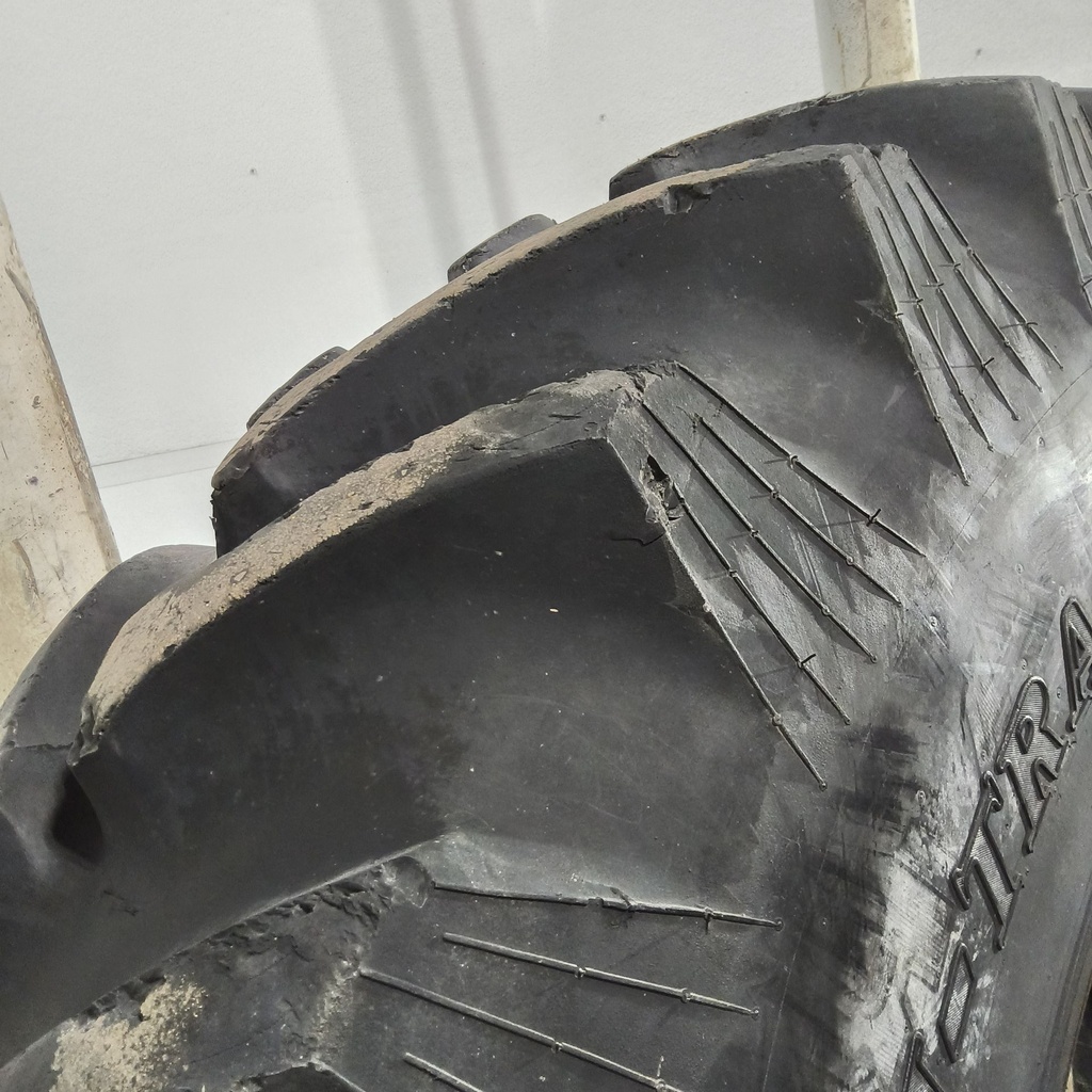 420/90R30 Titan Farm Hi Traction Lug Radial R-1 142B 70%