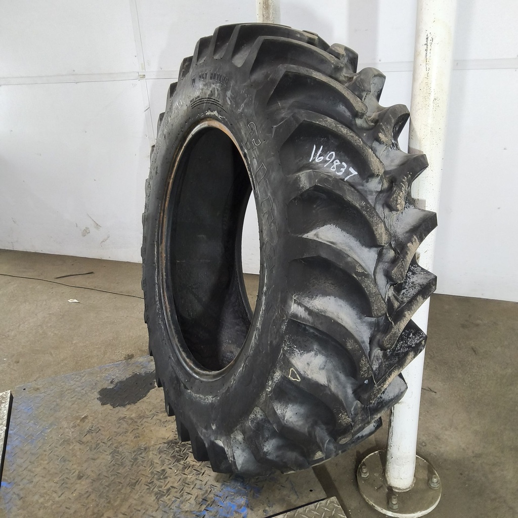 14.9-30 Firestone Super All Traction FWD R-1 E (10 Ply), 90%