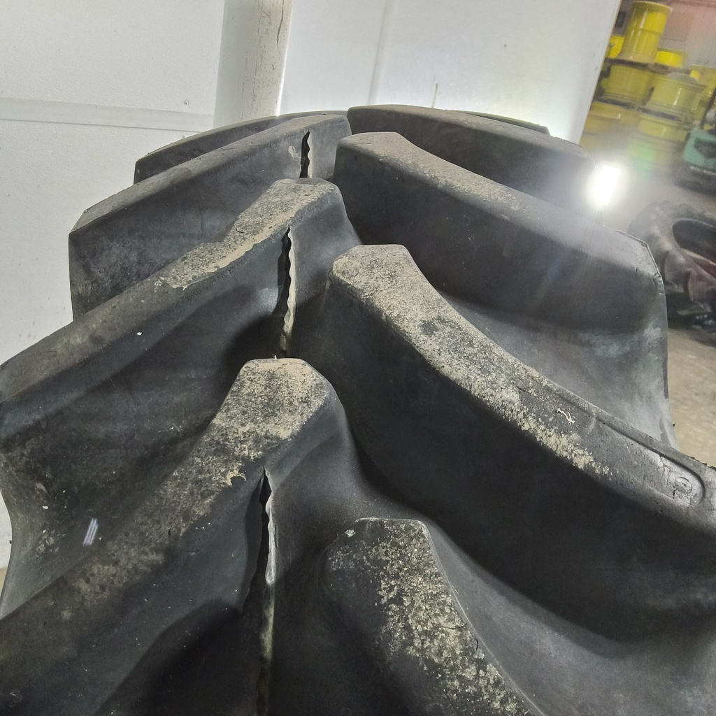 14.9-30 Firestone Super All Traction FWD R-1 E (10 Ply), 90%