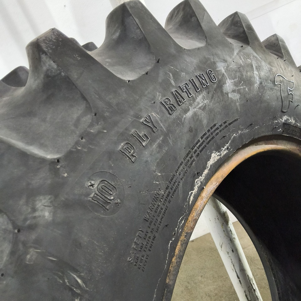 14.9-30 Firestone Super All Traction FWD R-1 E (10 Ply), 90%