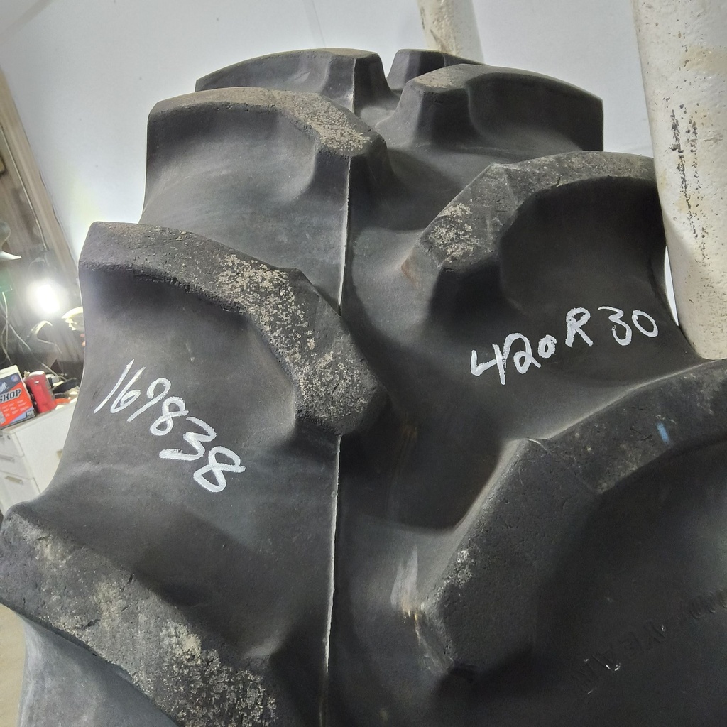 420/90R30 Goodyear Farm UltraTorque Radial R-1 142B 75%