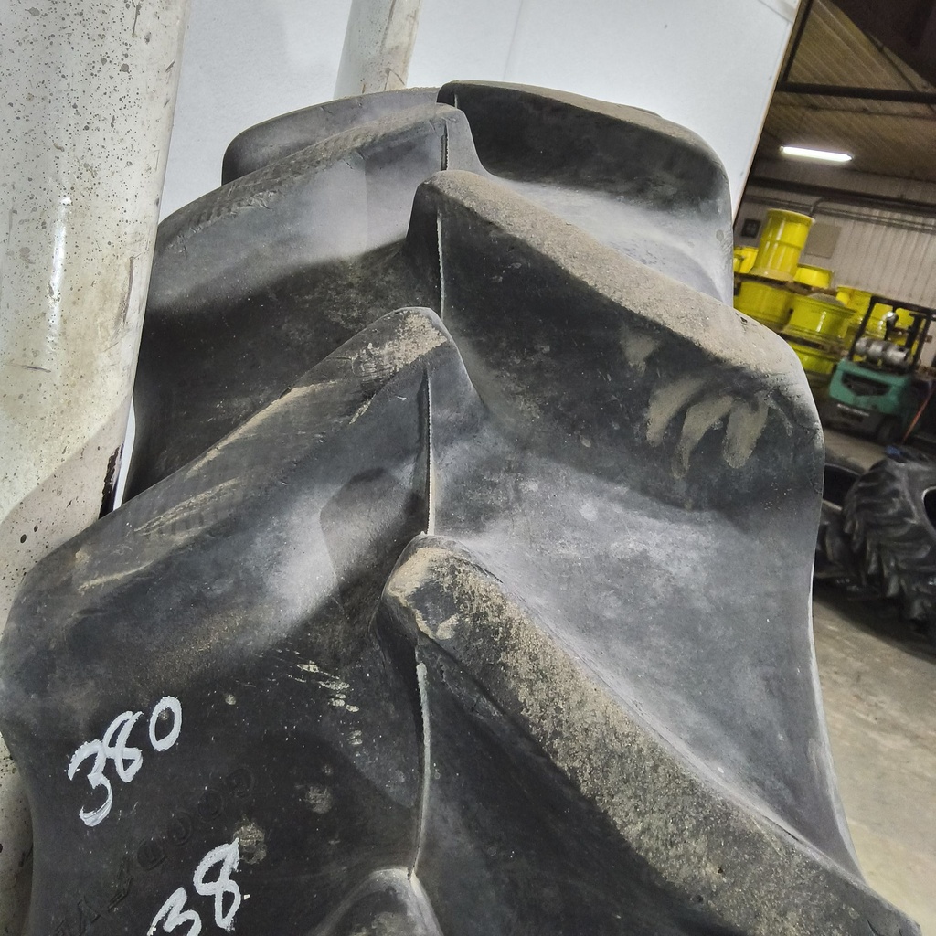 380/80R38 Goodyear Farm DT800 Super Traction R-1W 142A8 80%