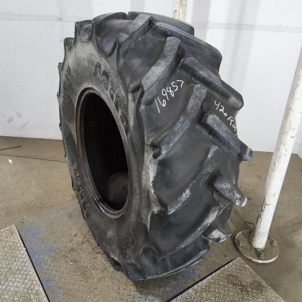 420/85R24 Mitas AC85 Radial R-1W 137A8 60%