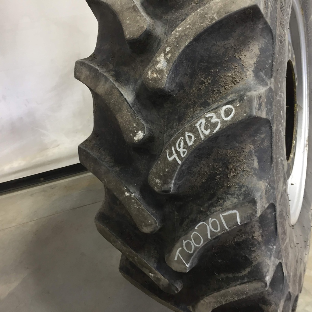 480/70R30 Firestone Radial All Traction DT R-1W on Case IH Silver Mist/Black 12-Hole Waffle Wheel (Groups of 2 bolts) 80%