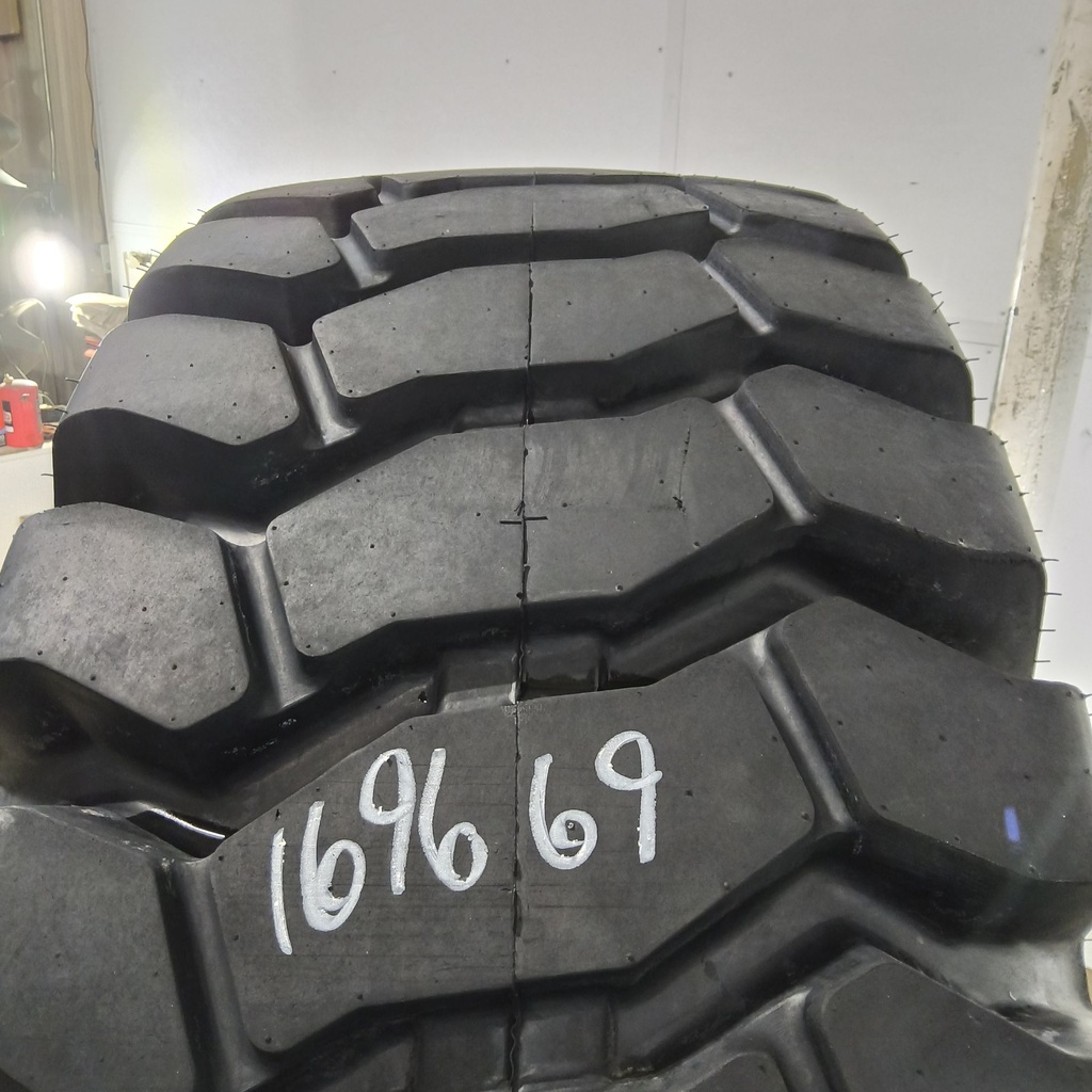 20.5-25 Galaxy EXR 300 E-3/L-3 H (16 Ply), 99%