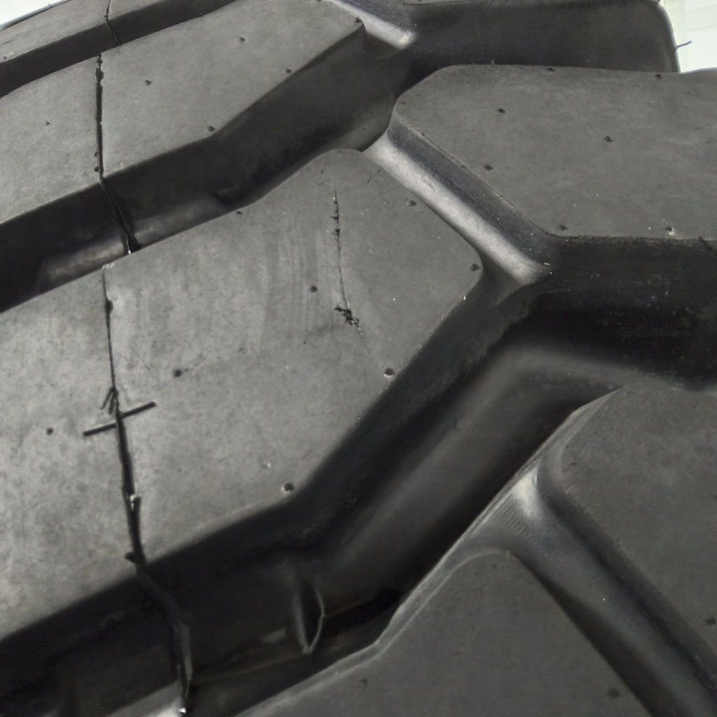 20.5-25 Galaxy EXR 300 E-3/L-3 H (16 Ply), 99%