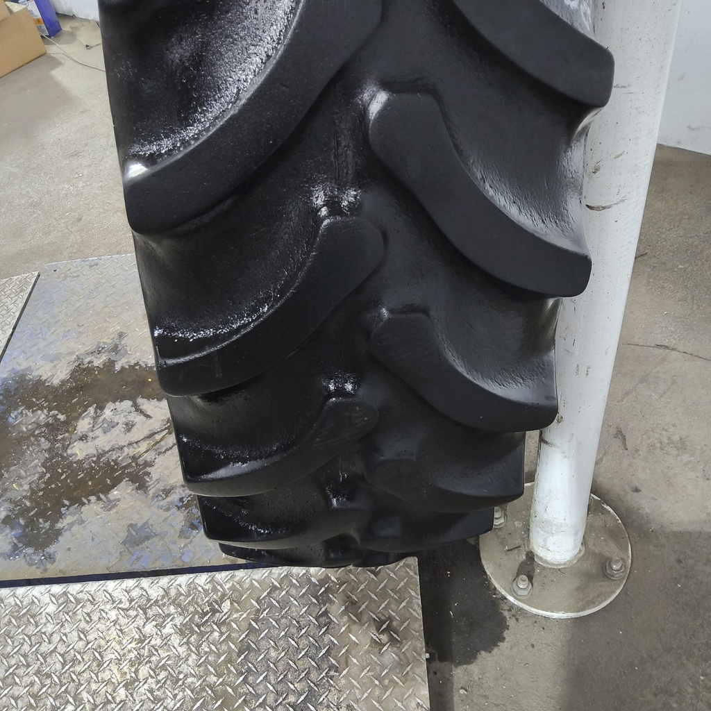 380/85R30 Firestone Radial All Traction FWD R-1 135B 55%