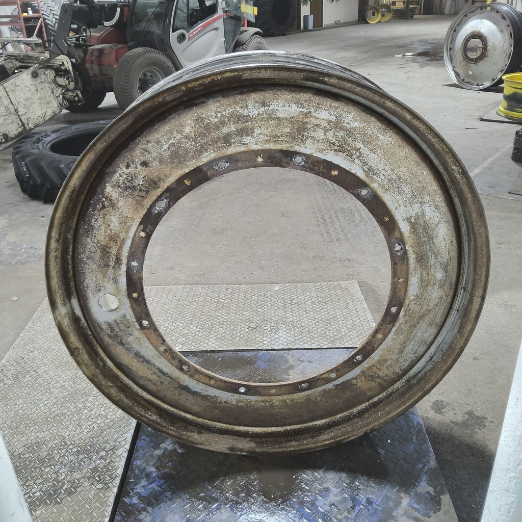 12"W x 46"D, Case IH Silver Mist 12-Hole Stub Disc , -4.88" Offset