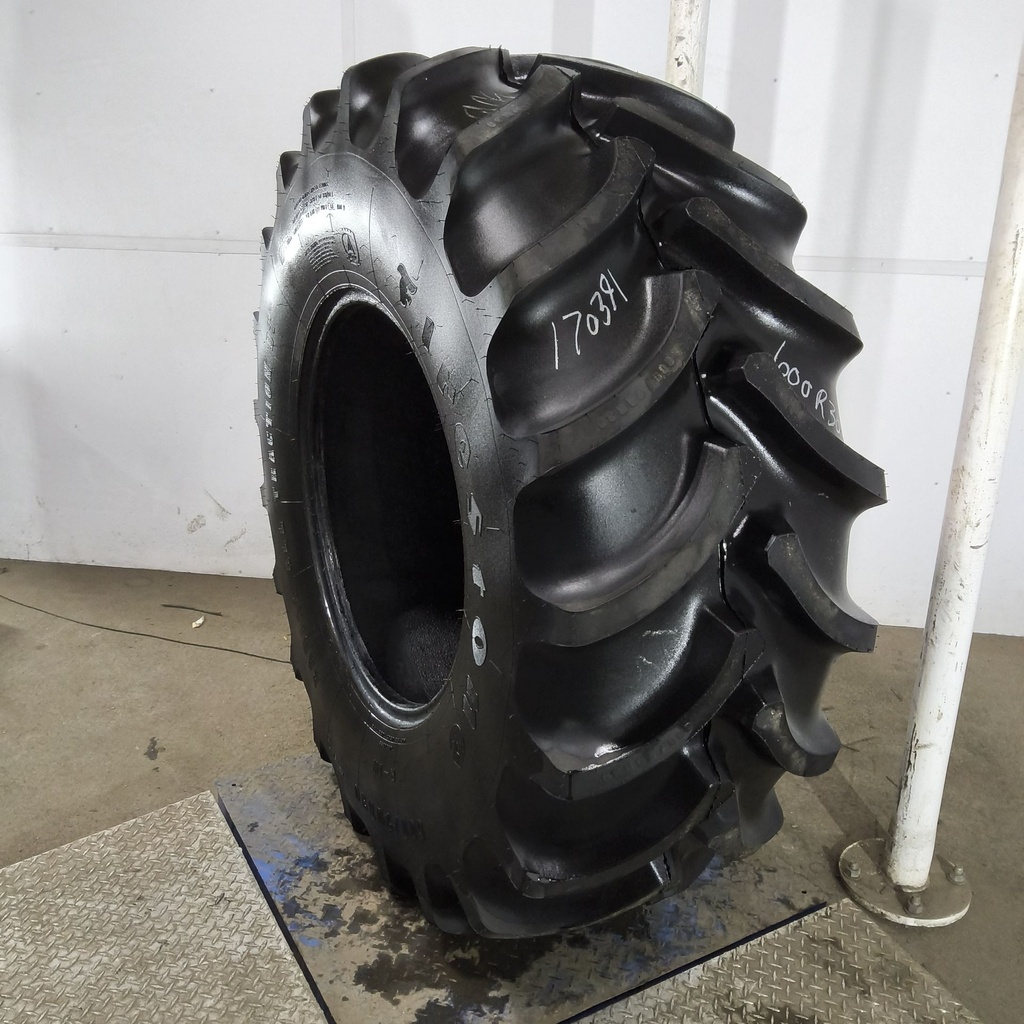 600/70R30 Firestone Radial All Traction DT R-1W 152B 95%