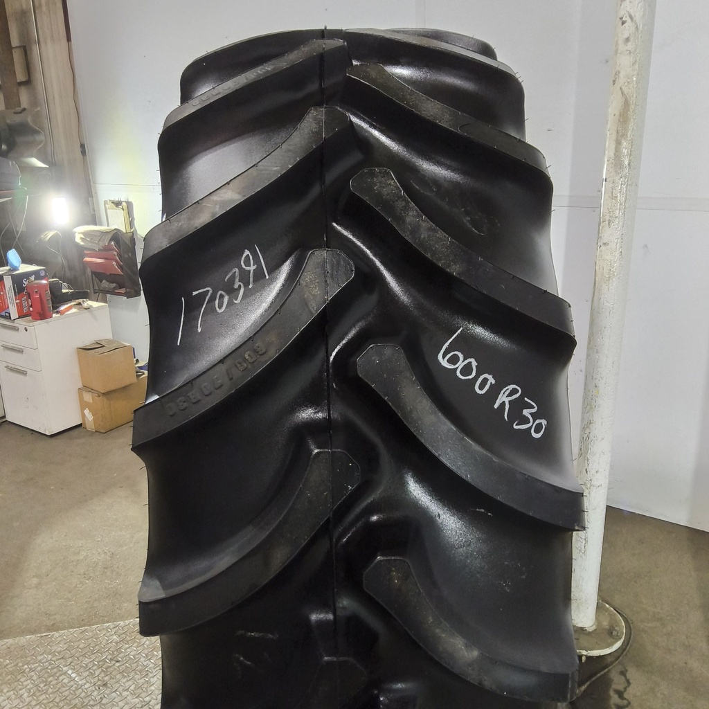 600/70R30 Firestone Radial All Traction DT R-1W 152B 95%