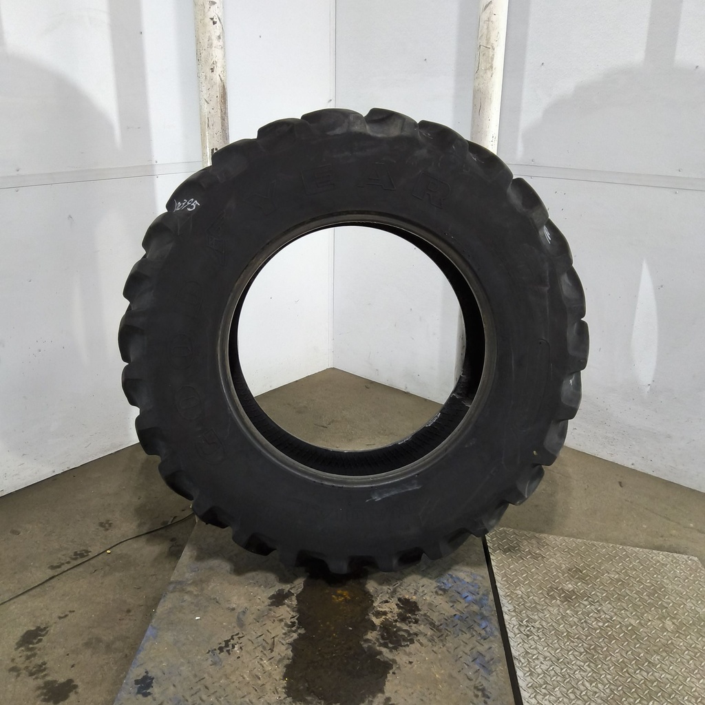 14.9R30 Goodyear Farm Dyna Torque Radial R-1 134A8 70%