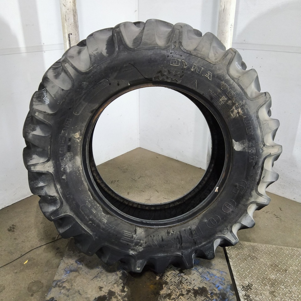 14.9-28 Goodyear Farm Dyna Torque II R-1 E (10 Ply), 90%
