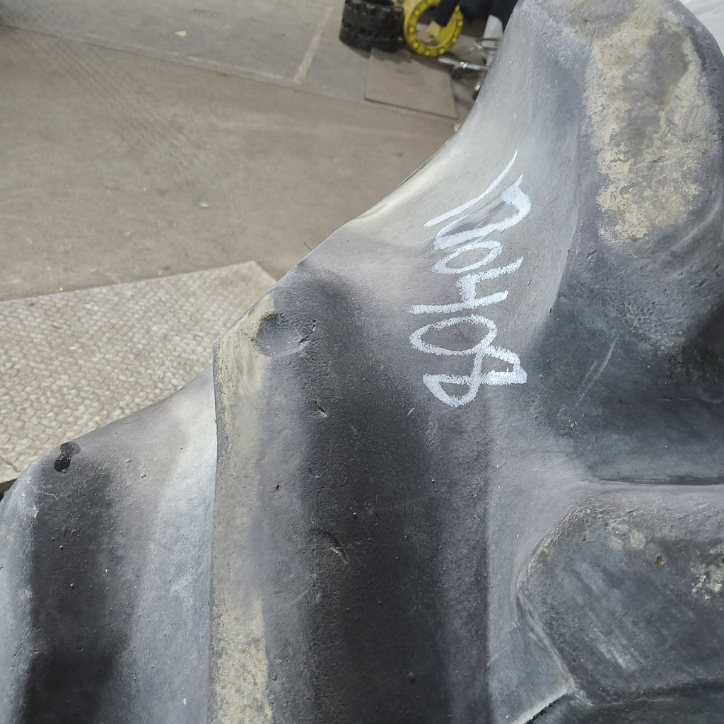 14.9-28 Goodyear Farm Dyna Torque II R-1 E (10 Ply), 90%