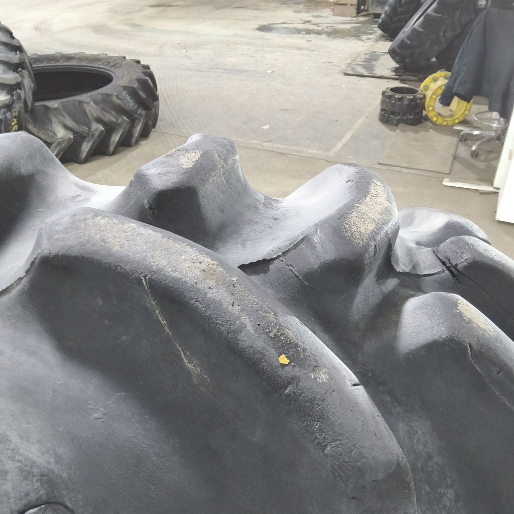 14.9-28 Goodyear Farm Dyna Torque II R-1 E (10 Ply), 90%