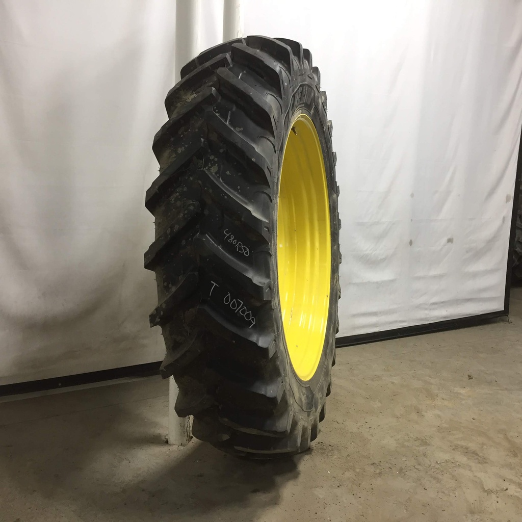 480/80R50 Michelin AgriBib 2 R-1W on John Deere Yellow 12-Hole Stub Disc 99%