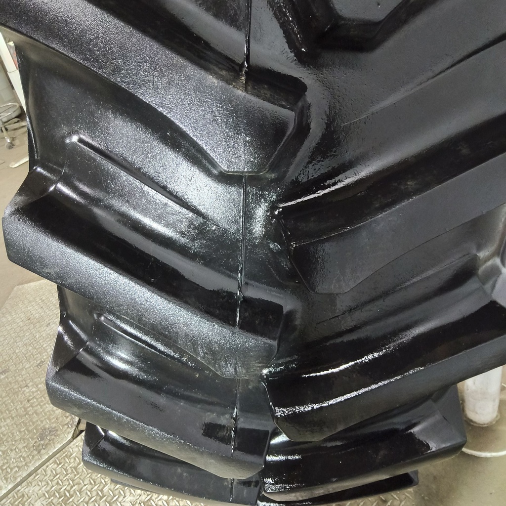 580/85R42 Firestone Radial Deep Tread 23 R-1W 166B 90%