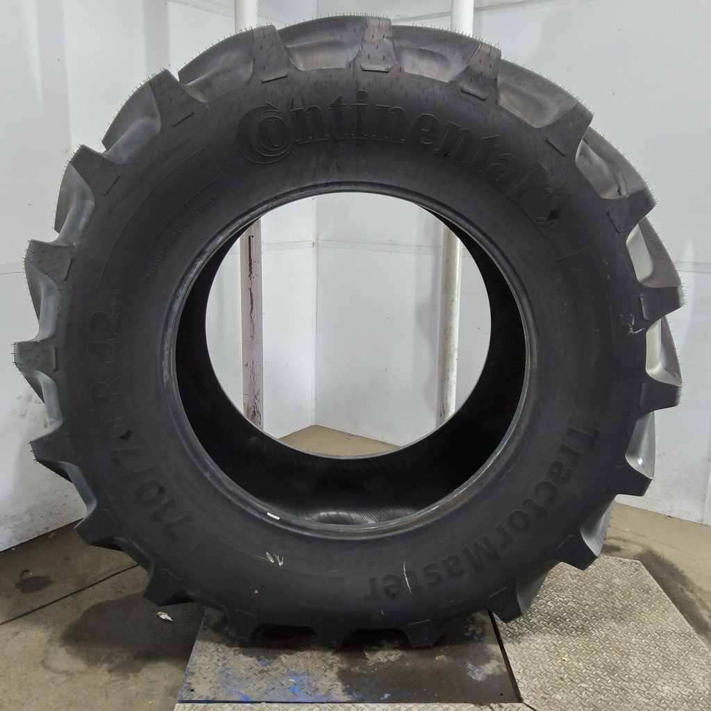 710/70R42 Continental TractorMaster R-1W 173D/176A8 99%
