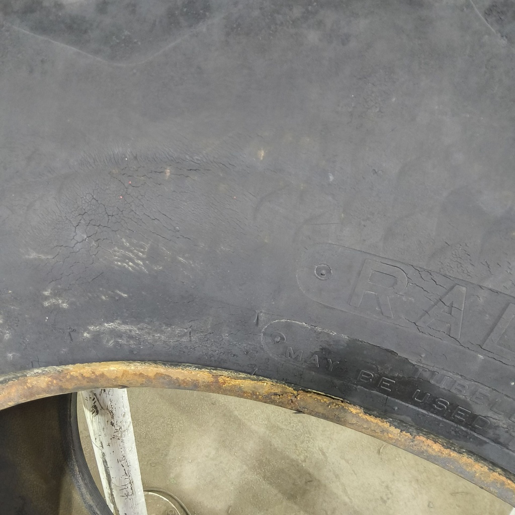 16.9R28 Firestone Radial Champion Spade Grip R-2 136A8 80%