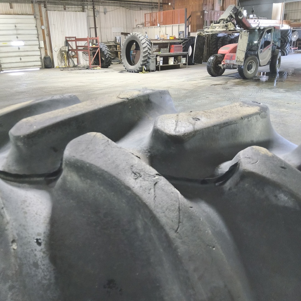 420/85R28 Firestone Radial All Traction FWD R-1 139B 90%