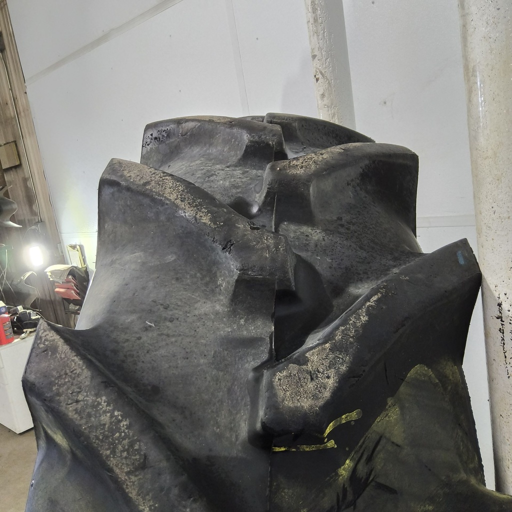 420/85R34 Titan Farm AG49M Radial R-1W 147A8 85%