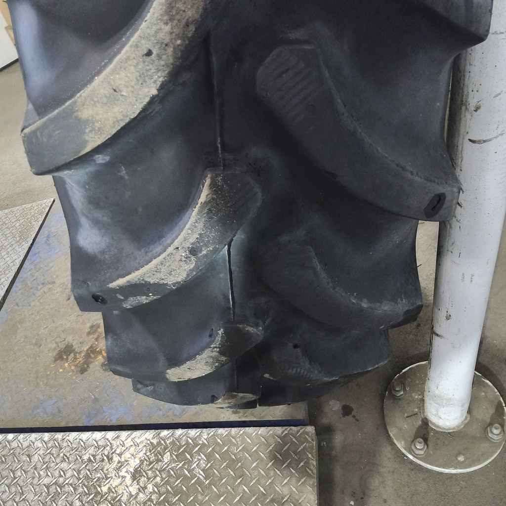 420/90R30 Firestone Radial All Traction FWD R-1 142B 90%