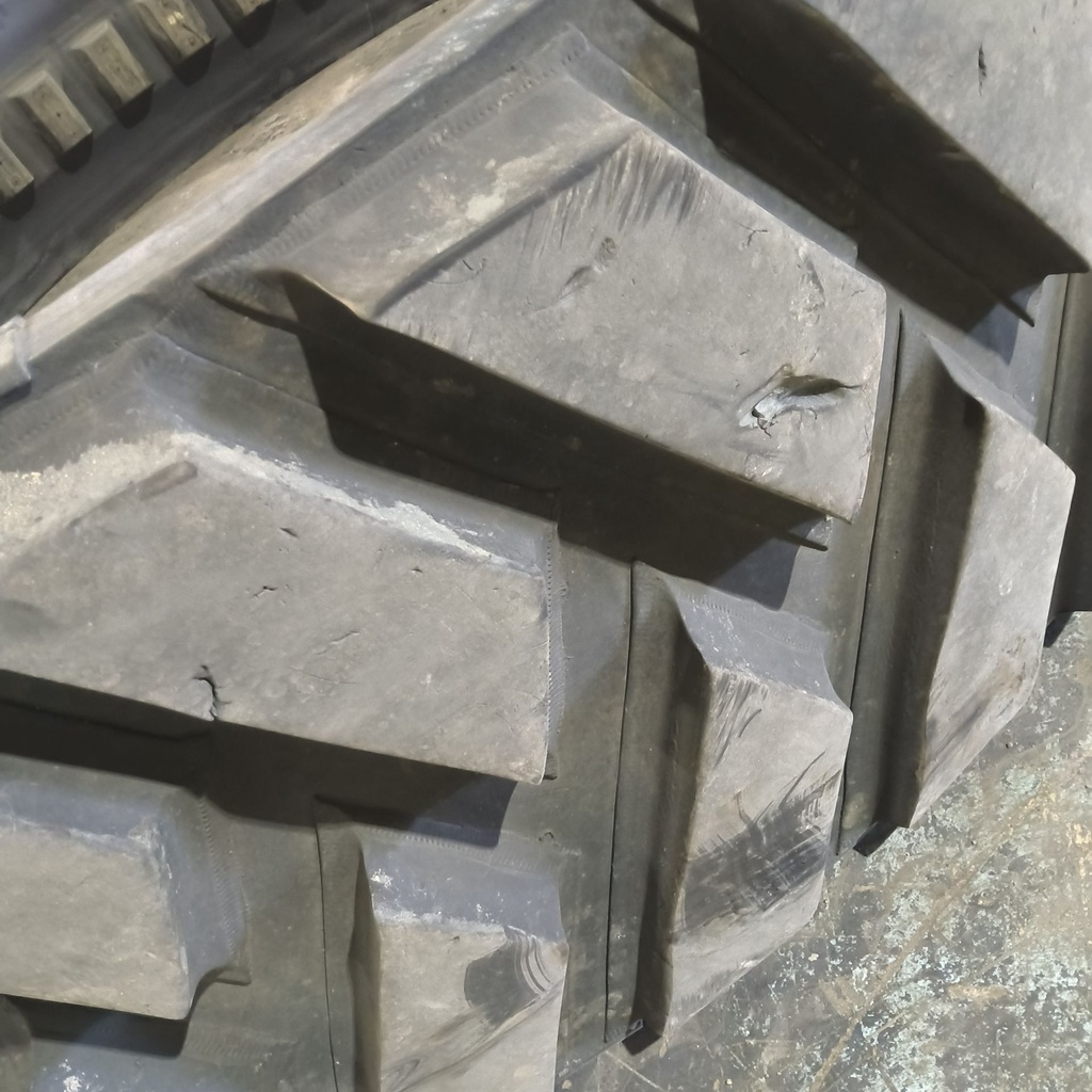 18" Camso Track RD 4500 (Rear) John Deere 8RX 90%